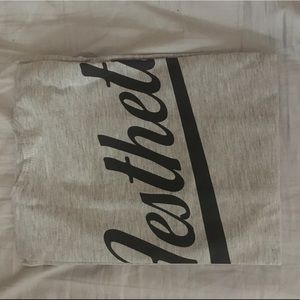 Light gray Aesthetic revolution stringer